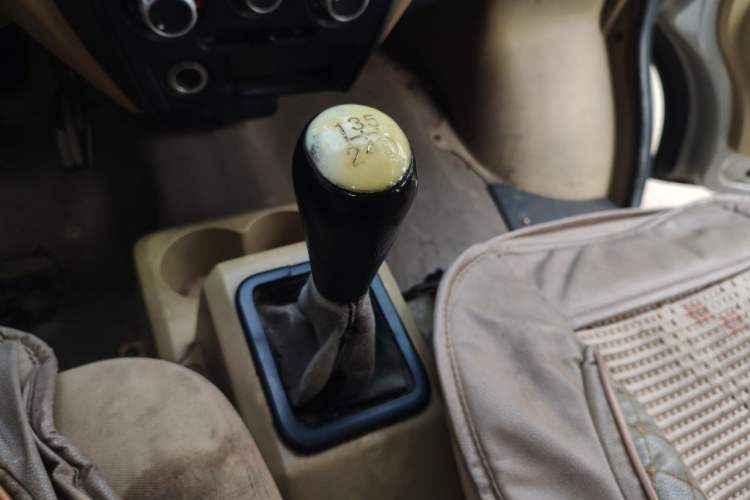 Used Dongfeng Xiaokang C37 2016 1.5L Standard II DK15-06 Gear Lever