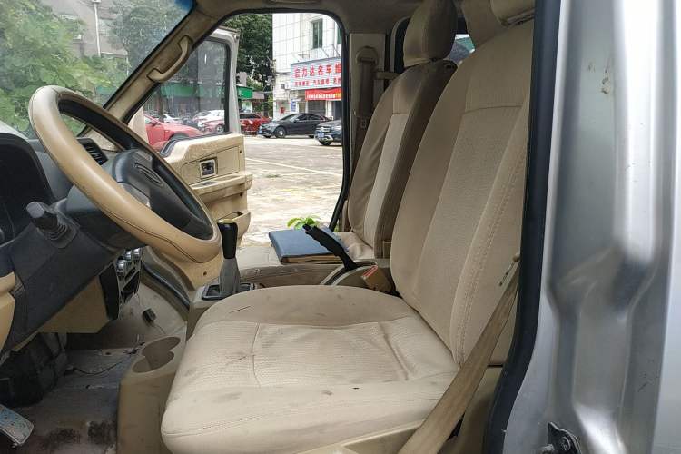 Used Dongfeng Xiaokang C37 2016 1.5L Standard II DK15-06 Left Front Seat