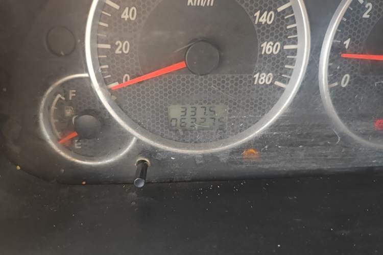 Used Dongfeng Xiaokang C37 2016 1.5L Standard II DK15-06 Odometer Close Up