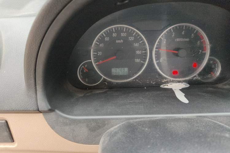 Used Dongfeng Xiaokang C37 2016 1.5L Standard II DK15-06 Odometer Close Up