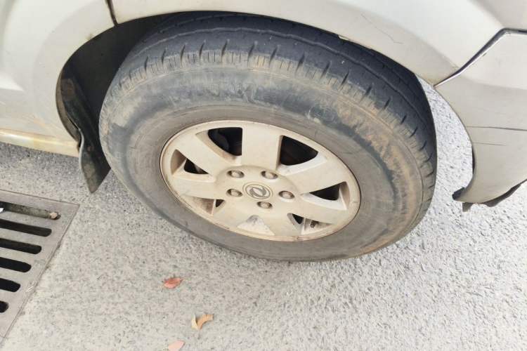 Used Dongfeng Xiaokang C37 2016 1.5L Standard II DK15-06 Right Front Wheel Hub