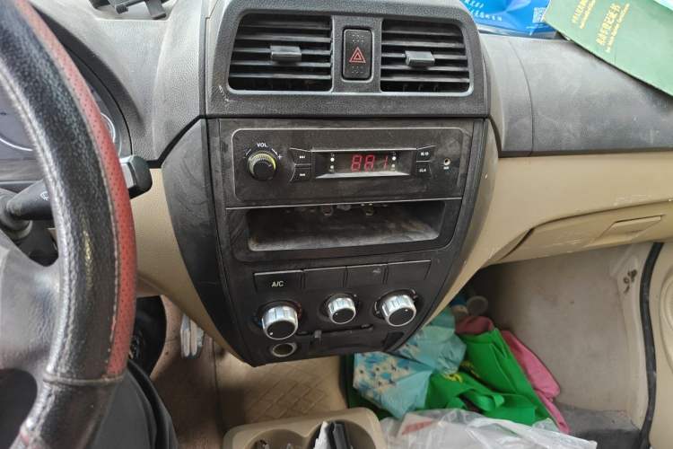 Used Dongfeng Xiaokang C37 2016 1.5L Standard II DK15-06 Audio And AC Panel