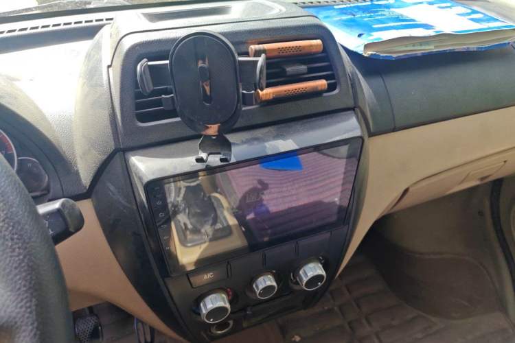 Used Dongfeng Xiaokang C37 2016 1.5L Standard II DK15-06 Audio And AC Panel
