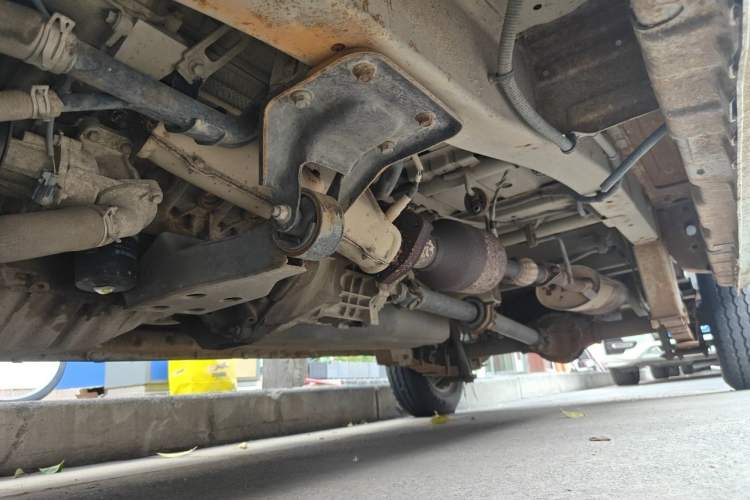 Used Dongfeng Xiaokang C37 2016 1.5L Standard II DK15-06 Chassis Front Left