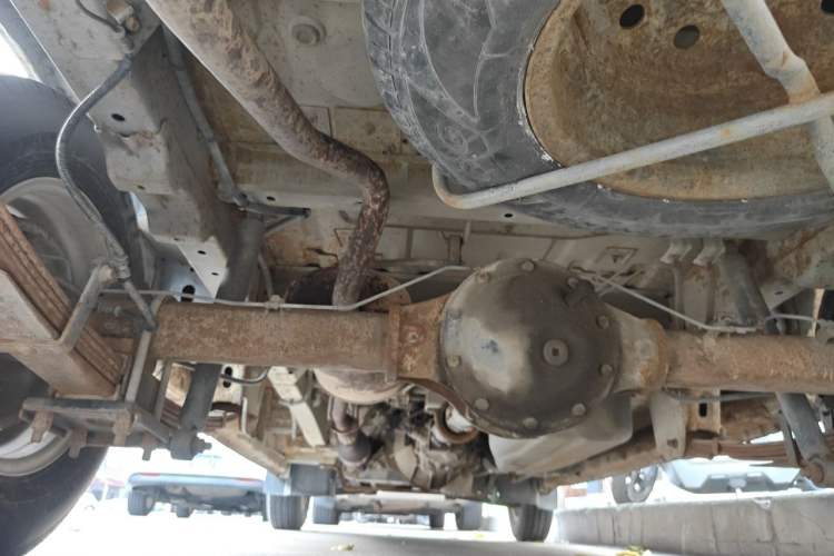 Used Dongfeng Xiaokang C37 2016 1.5L Standard II DK15-06 Chassis Rear