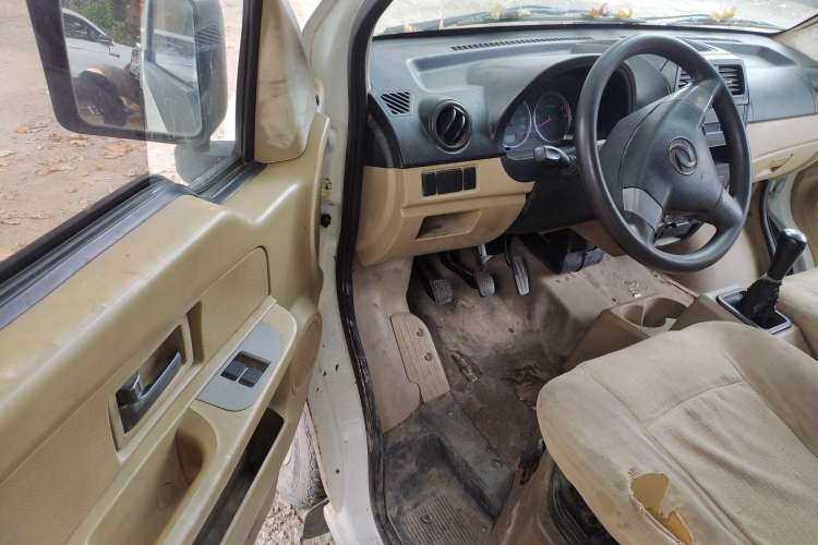 Used Dongfeng Xiaokang C37 2016 1.5L Standard II DK15-06 Driver Seat