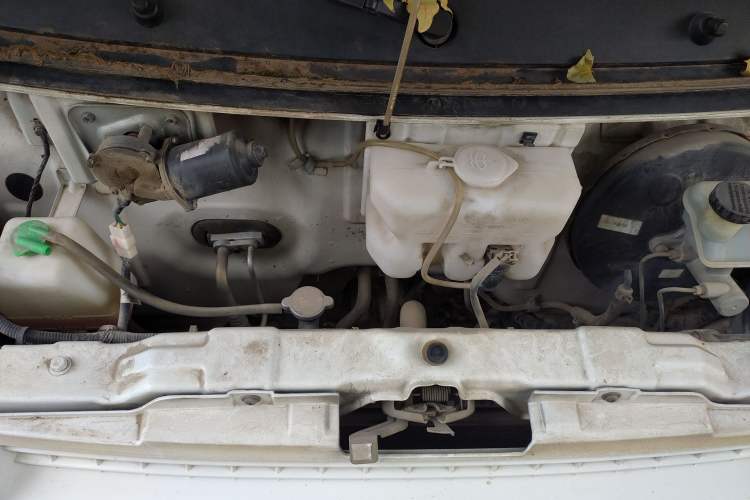 Used Dongfeng Xiaokang C37 2016 1.5L Standard II DK15-06 Engine Bay