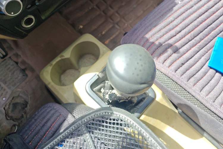Used Dongfeng Xiaokang C37 2016 1.5L Standard II DK15-06 Gear Lever