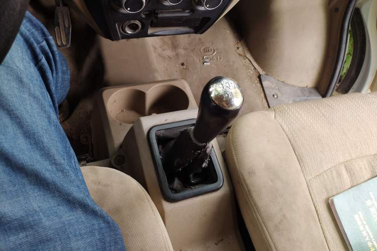 Used Dongfeng Xiaokang C37 2016 1.5L Standard II DK15-06 Gear Lever