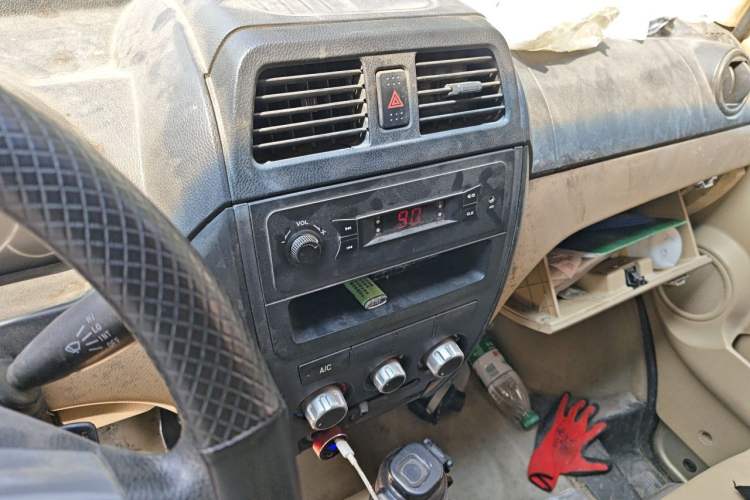 Used Dongfeng Xiaokang C37 2016 1.5L Standard II DK15-06 Audio And AC Panel