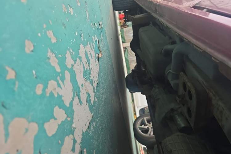 Used Dongfeng Xiaokang C37 2016 1.5L Standard II DK15-06 Chassis Front Right