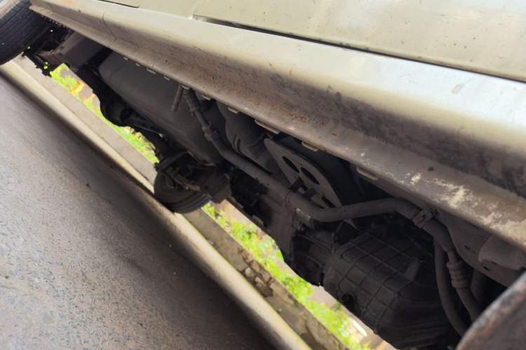 Used Dongfeng Xiaokang C37 2016 1.5L Standard II DK15-06 Chassis Front Right