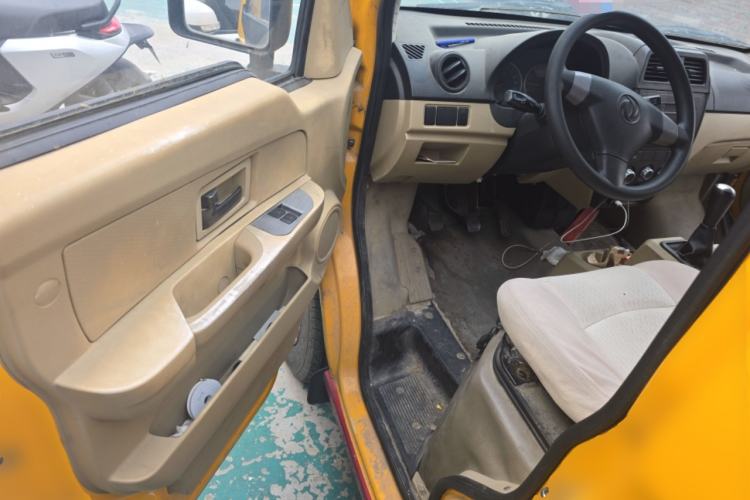 Used Dongfeng Xiaokang C37 2016 1.5L Standard II DK15-06 Driver Seat