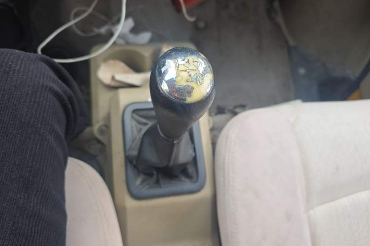 Used Dongfeng Xiaokang C37 2016 1.5L Standard II DK15-06 Gear Lever