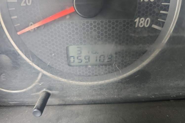 Used Dongfeng Xiaokang C37 2016 1.5L Standard II DK15-06 Odometer Close Up