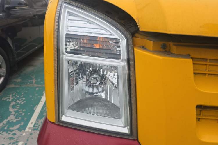 Used Dongfeng Xiaokang C37 2016 1.5L Standard II DK15-06 Right Front Headlight
