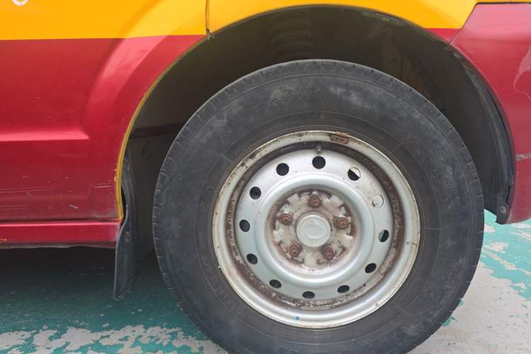 Used Dongfeng Xiaokang C37 2016 1.5L Standard II DK15-06 Right Front Wheel Hub