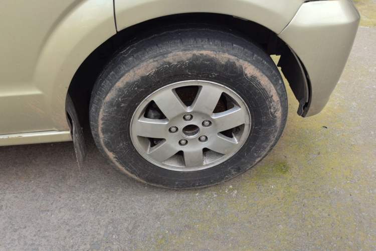 Used Dongfeng Xiaokang C37 2016 1.5L Standard II DK15-06 Right Front Wheel Hub