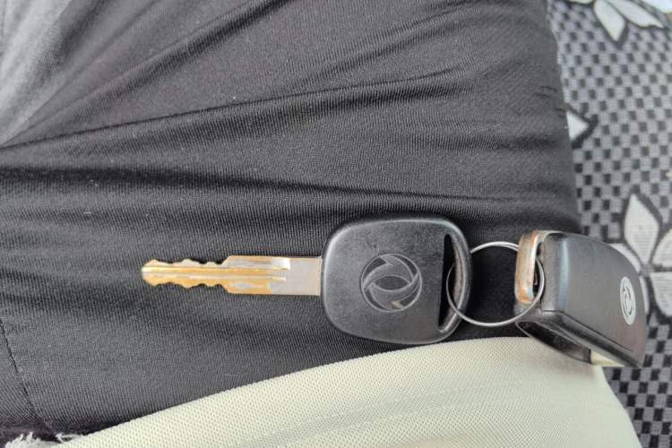 Used Dongfeng Xiaokang C37 2016 1.5L Standard II DK15-06 Vehicle Key