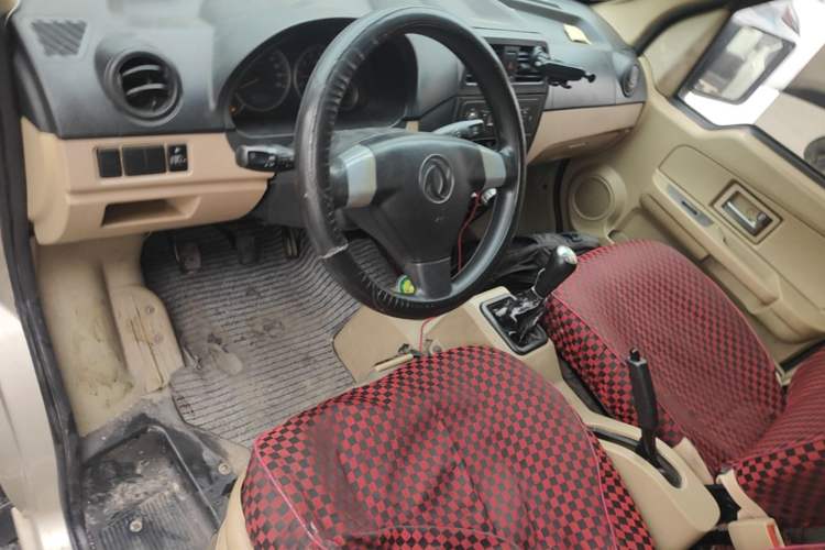 Used Dongfeng Xiaokang C37 2018 1.5L Premium II DK15 Center Console