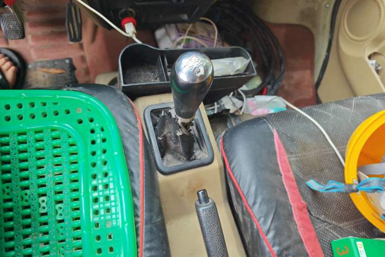 Used Dongfeng Xiaokang C37 2018 1.5L Premium II DK15 Gear Lever