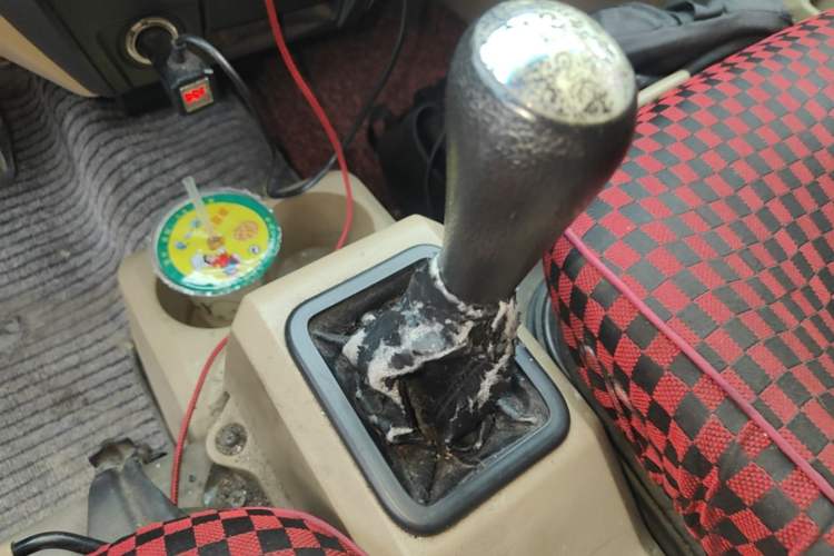 Used Dongfeng Xiaokang C37 2018 1.5L Premium II DK15 Gear Lever