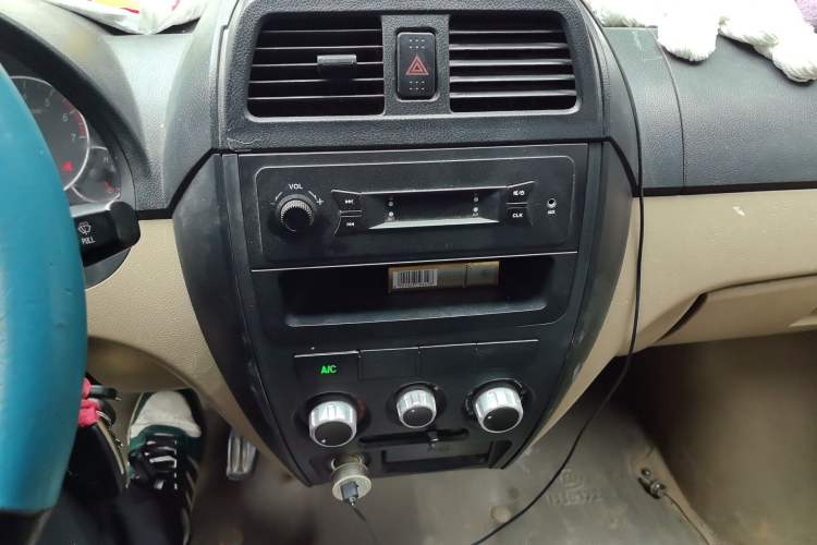 Used Dongfeng Xiaokang C37 2018 1.5L Premium II DK15 Audio And AC Panel