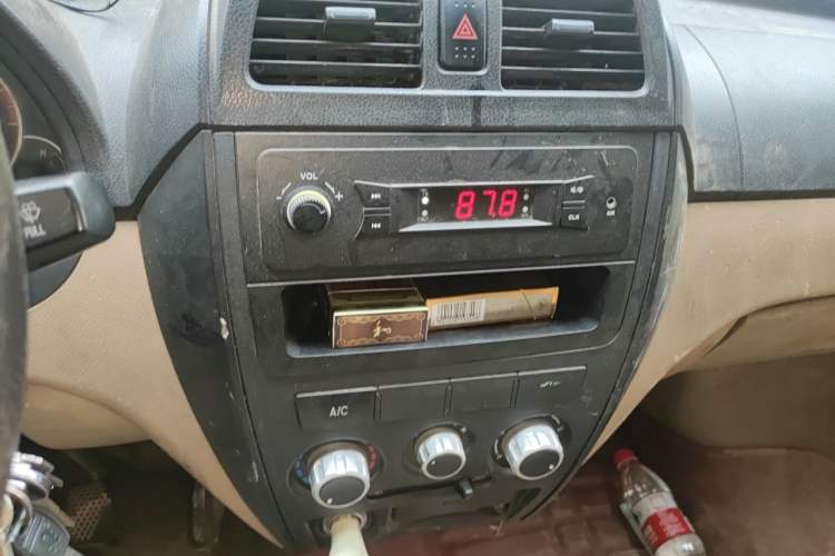 Used Dongfeng Xiaokang C37 2018 1.5L Premium II DK15 Audio And AC Panel