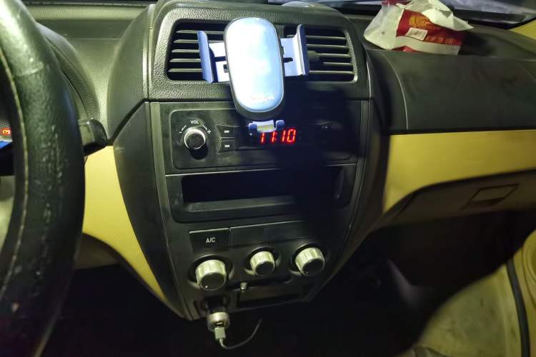 Used Dongfeng Xiaokang C37 2018 1.5L Premium II DK15 Audio And AC Panel