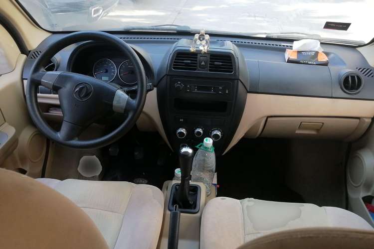 Used Dongfeng Xiaokang C37 2018 1.5L Premium II DK15 Center Console