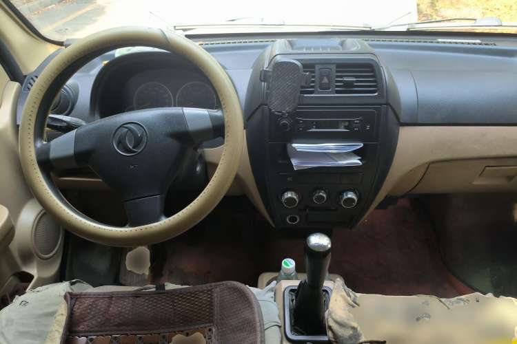 Used Dongfeng Xiaokang C37 2018 1.5L Premium II DK15 Center Console