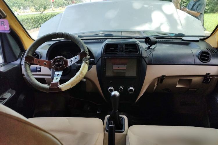 Used Dongfeng Xiaokang C37 2018 1.5L Premium II DK15 Center Console