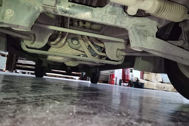 Used Dongfeng Xiaokang C37 2018 1.5L Premium II DK15 Chassis Front