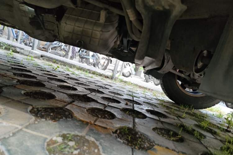 Used Dongfeng Xiaokang C37 2018 1.5L Premium II DK15 Chassis Front Right