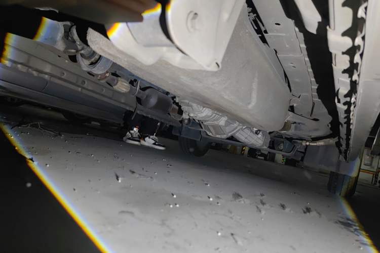 Used Dongfeng Xiaokang C37 2018 1.5L Premium II DK15 Chassis Rear Right