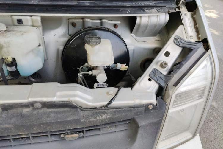 Used Dongfeng Xiaokang C37 2018 1.5L Premium II DK15 Engine Bay Left