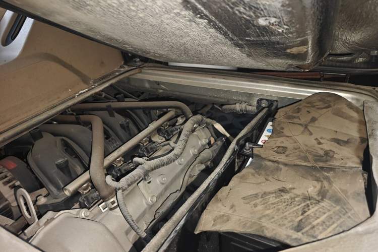 Used Dongfeng Xiaokang C37 2018 1.5L Premium II DK15 Engine Bay Right