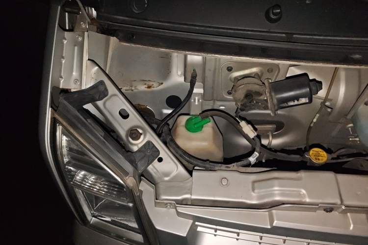 Used Dongfeng Xiaokang C37 2018 1.5L Premium II DK15 Engine Bay Right