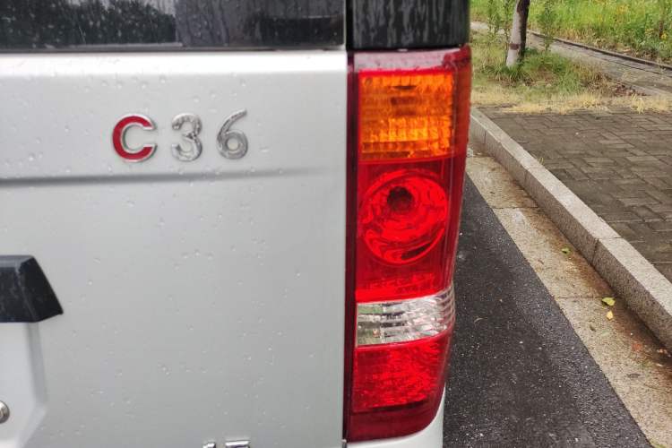Used Dongfeng Xiaokang C37 2018 1.5L Premium II DK15 Exterior 6