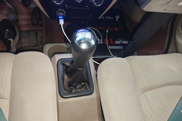 Used Dongfeng Xiaokang C37 2018 1.5L Premium II DK15 Gear Lever