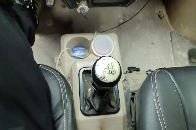 Used Dongfeng Xiaokang C37 2018 1.5L Premium II DK15 Gear Lever