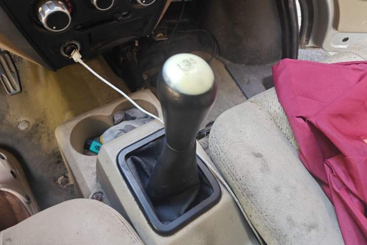 Used Dongfeng Xiaokang C37 2018 1.5L Premium II DK15 Gear Lever