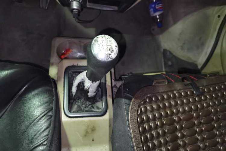 Used Dongfeng Xiaokang C37 2018 1.5L Premium II DK15 Gear Lever
