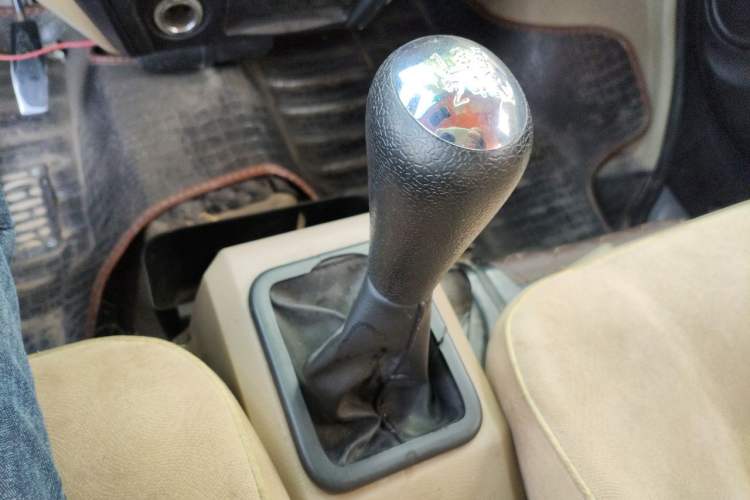 Used Dongfeng Xiaokang C37 2018 1.5L Premium II DK15 Gear Lever