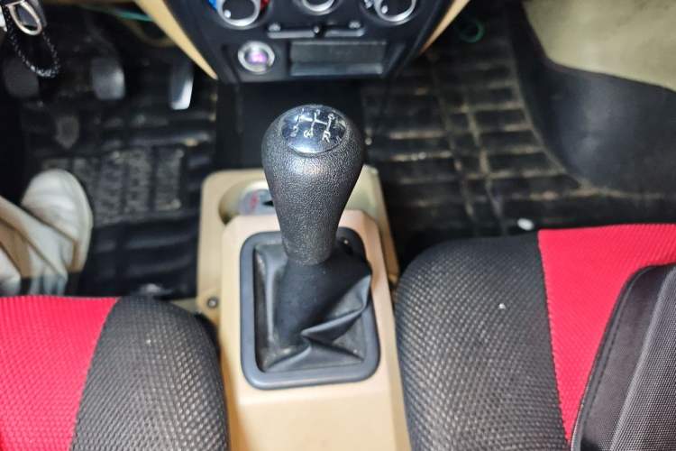 Used Dongfeng Xiaokang C37 2018 1.5L Premium II DK15 Gear Lever