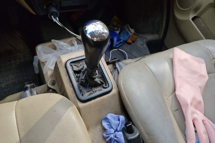 Used Dongfeng Xiaokang C37 2018 1.5L Premium II DK15 Gear Lever