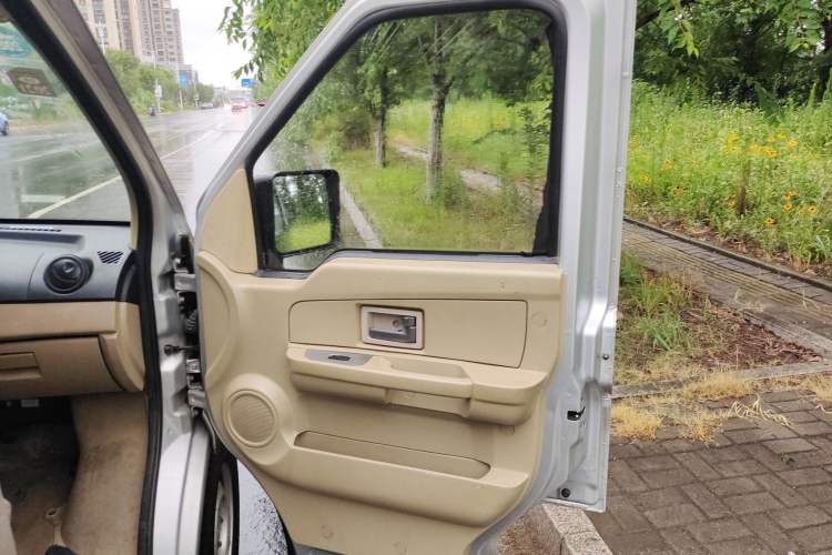 Used Dongfeng Xiaokang C37 2018 1.5L Premium II DK15 Interior 2