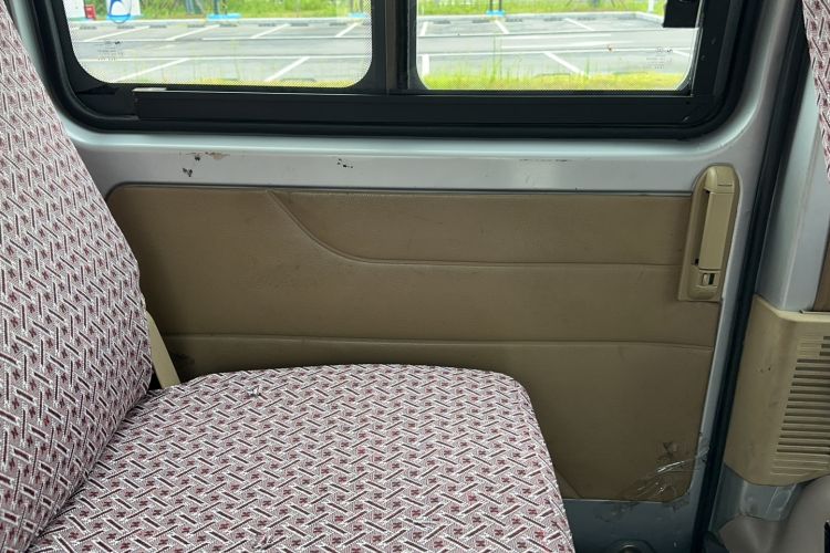 Used Dongfeng Xiaokang C37 2018 1.5L Premium II DK15 Interior 8