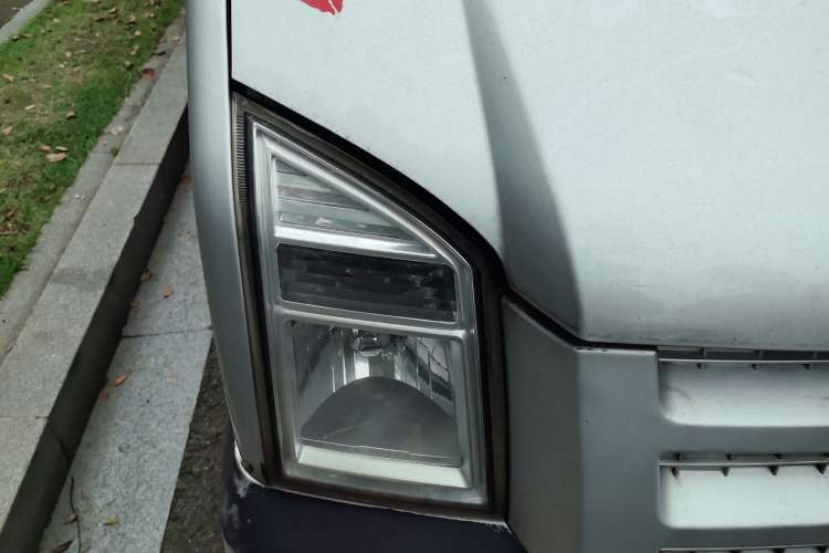 Used Dongfeng Xiaokang C37 2018 1.5L Premium II DK15 Right Front Headlight