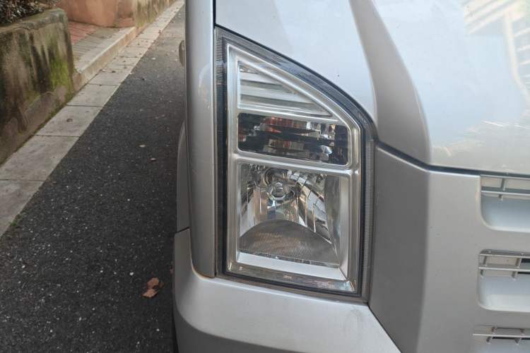 Used Dongfeng Xiaokang C37 2018 1.5L Premium II DK15 Right Front Headlight
